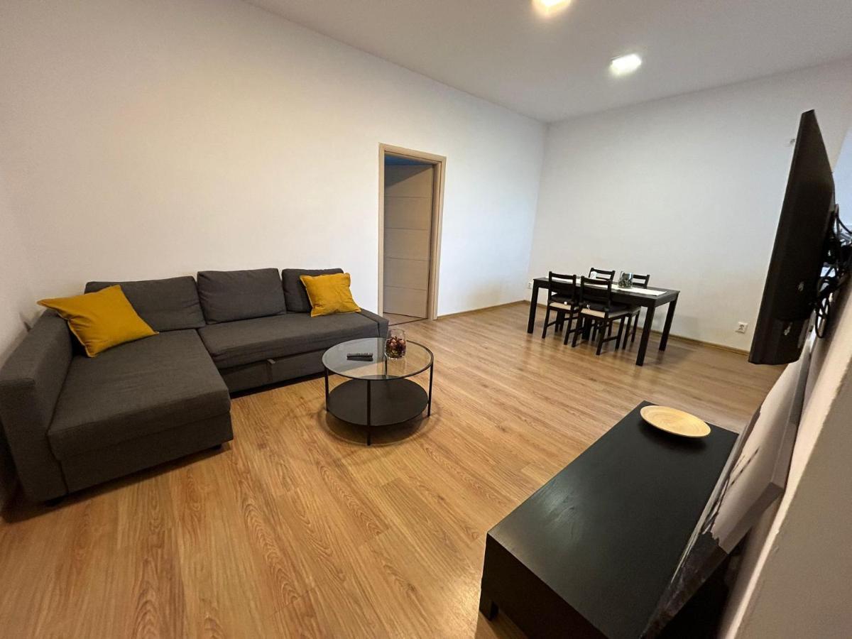 Elegant City Center Apartment Бухарест Екстер'єр фото