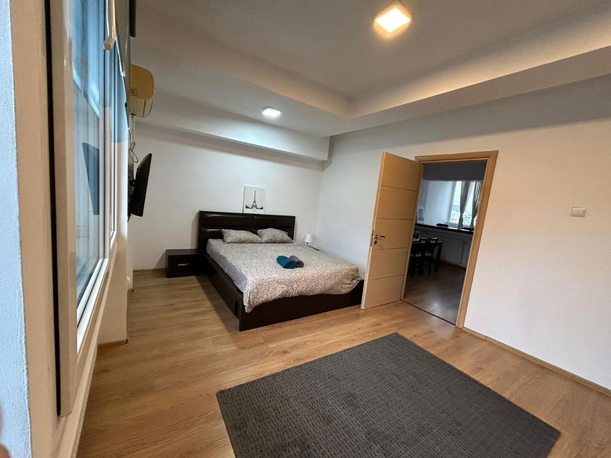 Elegant City Center Apartment Бухарест Екстер'єр фото
